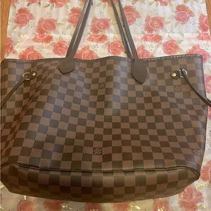 AUTHENTIC Louis Vuitton Neverfull MM wristlet included